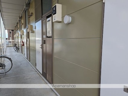 レオパレスクレスト９８[1K/20.28m2]のエントランス