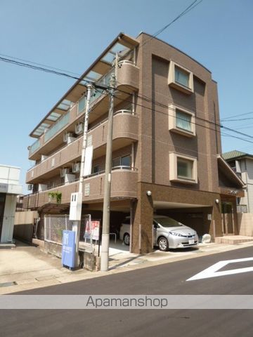 ラポーズKの玄関写真