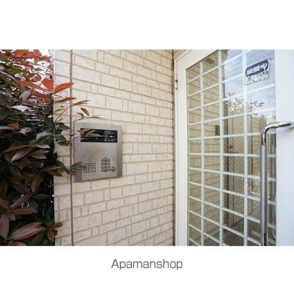 ライフピア松ノ木Ａ棟[1R/9.34m2]のエントランス2