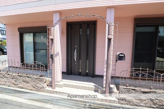 近鉄橿原線 田原本駅 徒歩8分 2階建 築25年の玄関写真