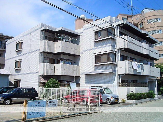 コートラヴィーニア