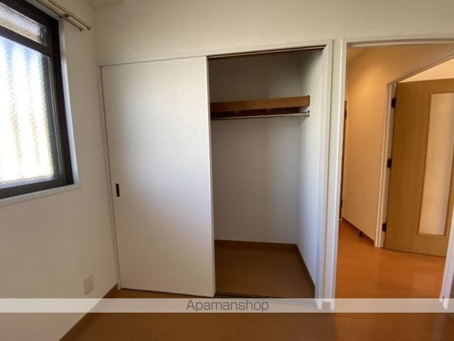 ロイヤルハイツ一津屋の内装写真