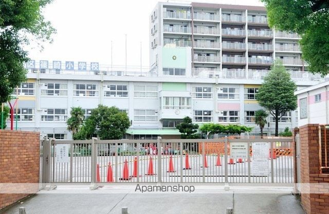 東京都新宿線 篠崎駅 徒歩9分 3階建 築4年の周辺写真