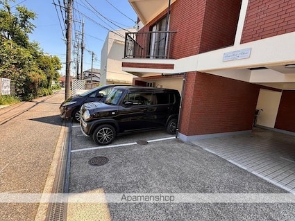 東京都昭島市美堀町４丁目[1LDK/37m2]の駐車場