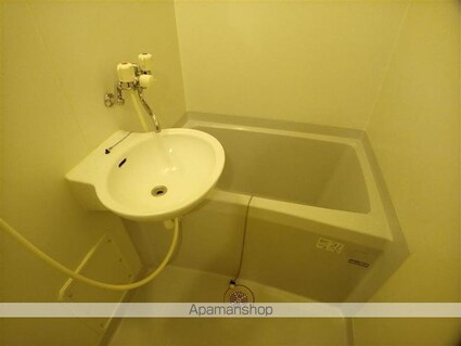 レオパレスもみじⅢ[1K/22.35m2]のバス2