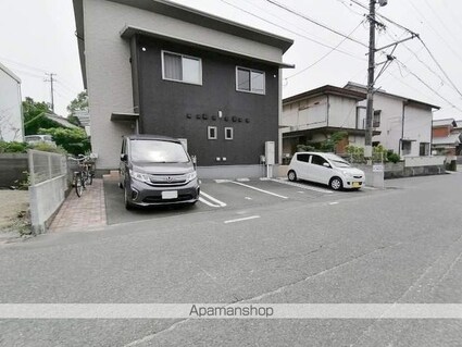 メゾン・ボヌール[3LDK/72.87m2]の駐車場
