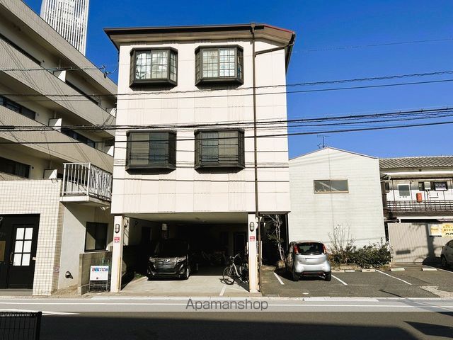 カーメラ冨田の外観写真