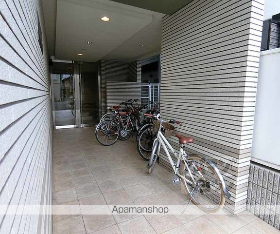 THE BASE四条大宮の玄関写真