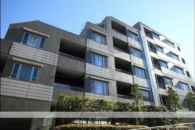 アパートメンツ東山の外観写真