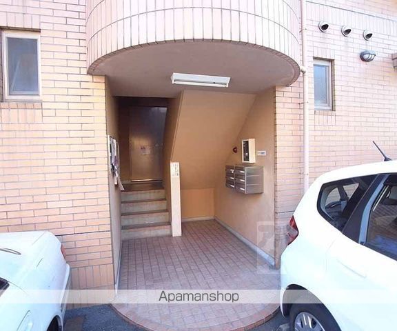 ピアレス千本の玄関写真