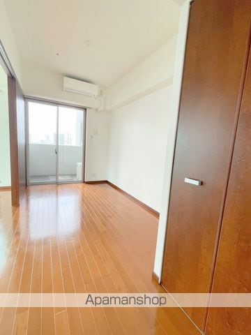 クロスレジデンス大阪新町の内装写真
