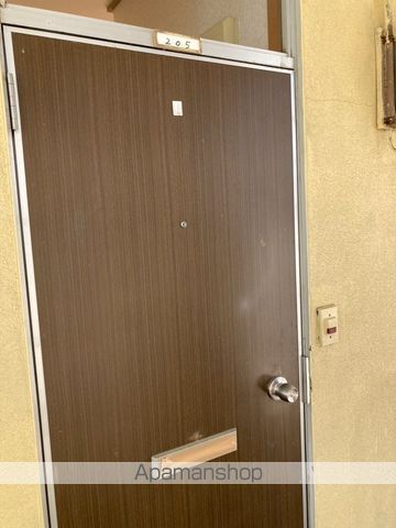シャトー泉Iの玄関写真