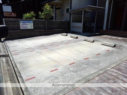 カーサエスパシオ[1R/32.9m2]の駐車場1