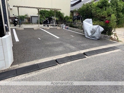 レオネクストミドリソウ[1K/26.57m2]の駐車場