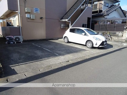 山建[1K/24.57m2]の駐車場