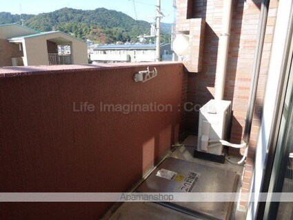 滋賀県大津市桜野町１丁目[1R/26.47m2]のバルコニー