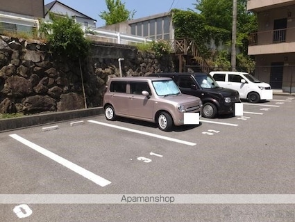 愛媛県松山市祝谷３丁目[3LDK/71.7m2]の駐車場1