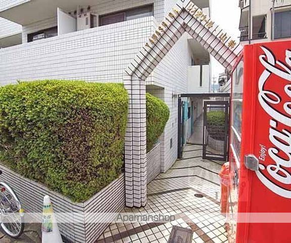 レスポワール山科の玄関写真