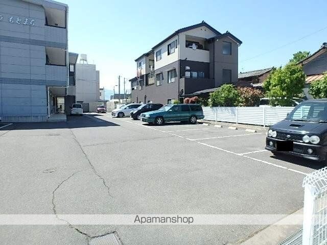 リベラもとまち[2LDK/56.7m2]の駐車場