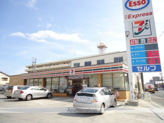 コモド社前の周辺写真