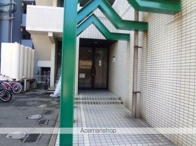 ライベストコート西公園の玄関写真