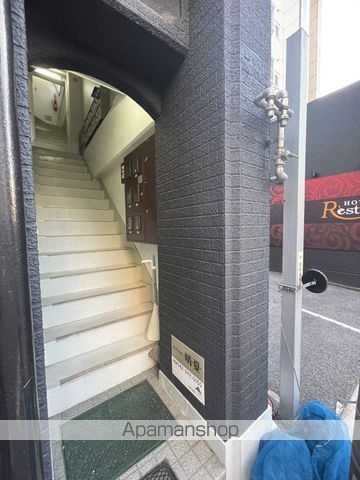 大和ビルの玄関写真