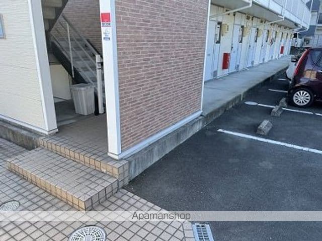 レオパレス吉原の玄関写真