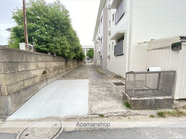 西町コーポの玄関写真