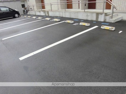 アンビエンテハウス[1R/36.57m2]の駐車場