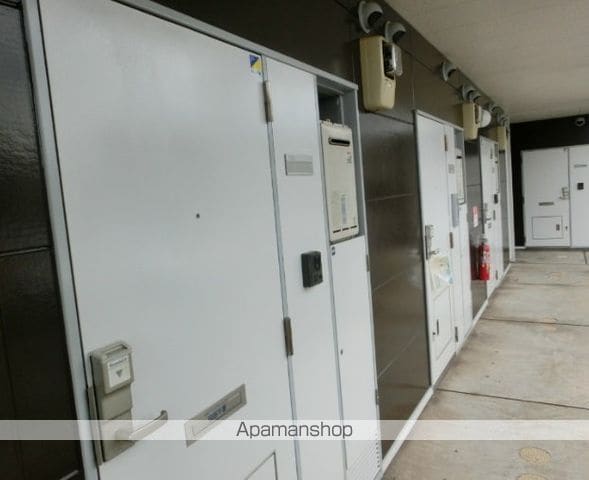レオパレス千防の玄関写真
