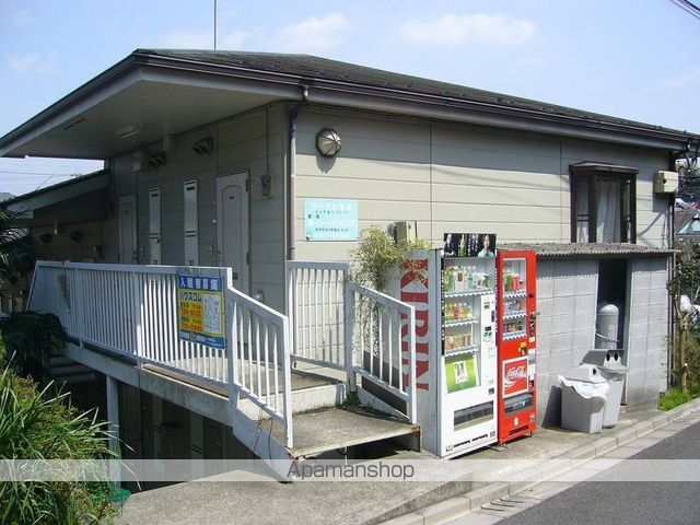 ラークヒルズの玄関写真