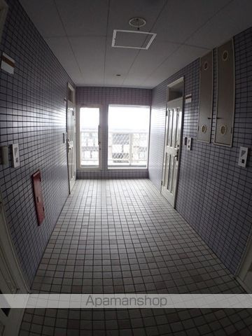 フジパレス新潟参番館の玄関写真