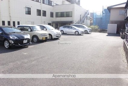 メモリーズホームＢ[2LDK/49.69m2]の駐車場