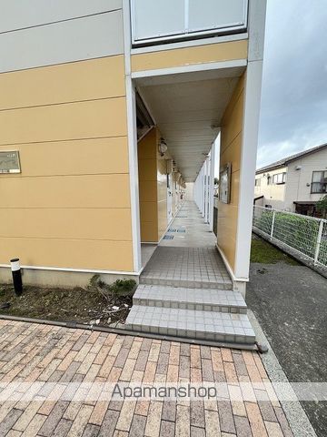 レオパレスMの玄関写真