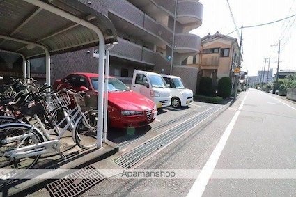 シャトーブランヴェール[2LDK/56.56m2]の駐車場