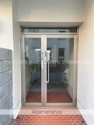 金子マンションの玄関写真
