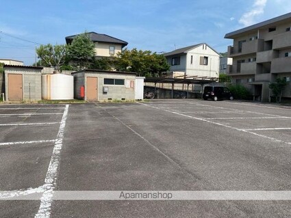 香川県高松市高松町[2DK/42.24m2]の駐車場