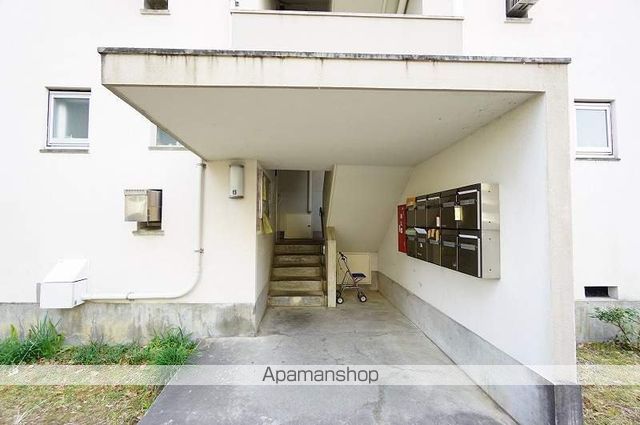松富団地6号棟の外観写真