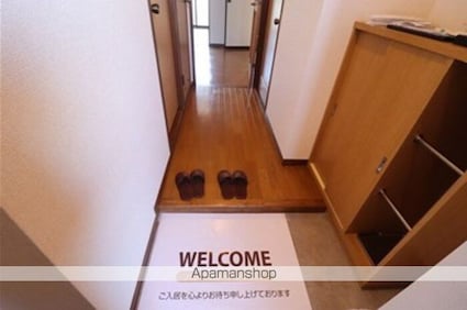 パインツリーコート[3DK/64.81m2]の玄関