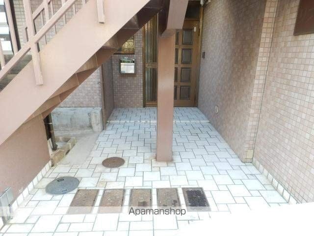 リブ南塚口の玄関写真