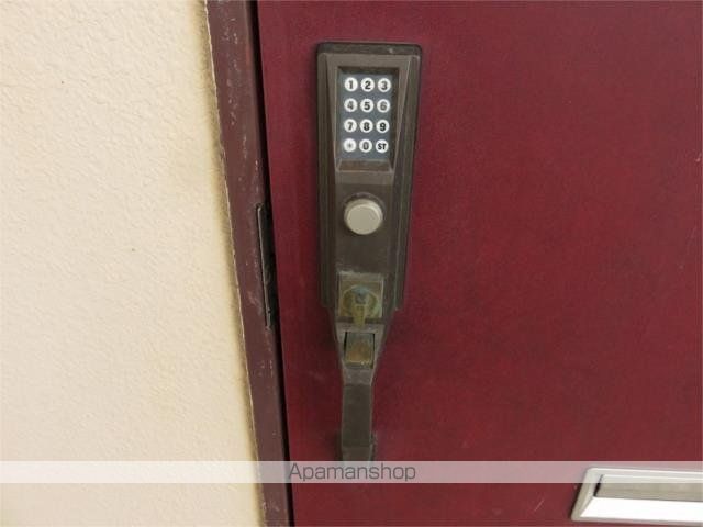 磐田市 4階建 築30年の内装写真