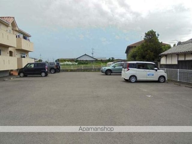 和歌山県和歌山市六十谷[2LDK/64.41m2]の駐車場2