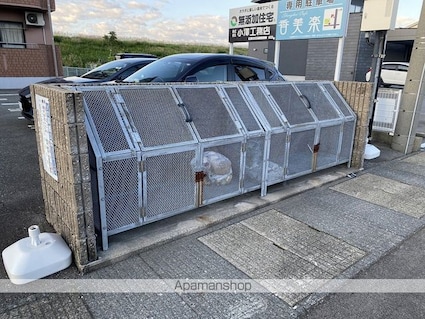 ルシェリア[1LDK/40.61m2]のエントランス