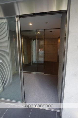 ZOOM神宮前の玄関写真