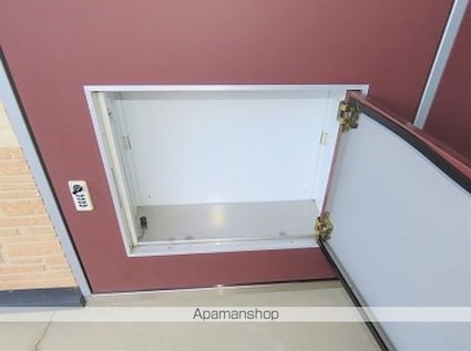 レオパレスサンズ[1K/22.35m2]の玄関