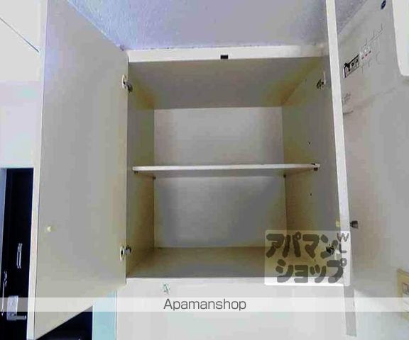紫野上柏野町マンションの内装写真