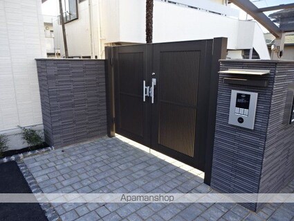 東京都立川市羽衣町２丁目[1LDK/34.38m2]のエントランス