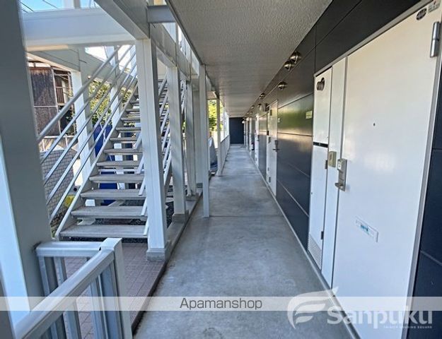 レオパレスマドンナの玄関写真