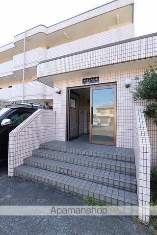 クレセント三ツ木の玄関写真