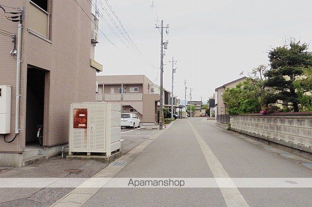 ローレルファーストの周辺写真